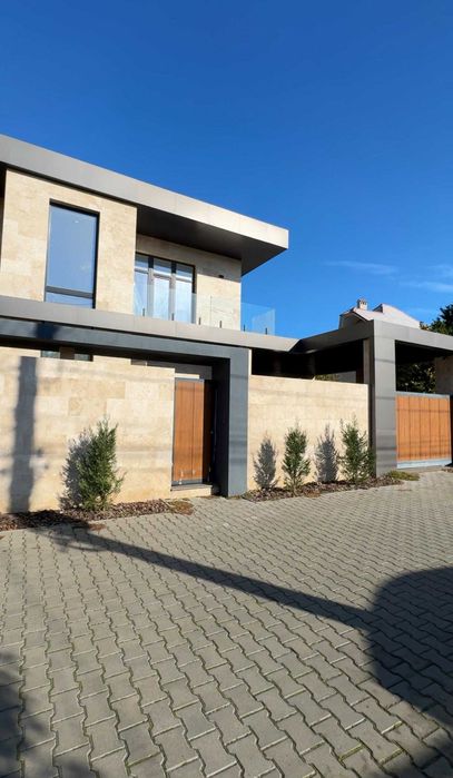 Сучасний будинок на 10 ст. Фонтану • басейн, тераса • ремонт 80%