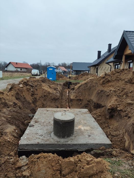 Szambo, zbiorniki, deszczówka, przyłącze kanalizacyjne, drenaż.