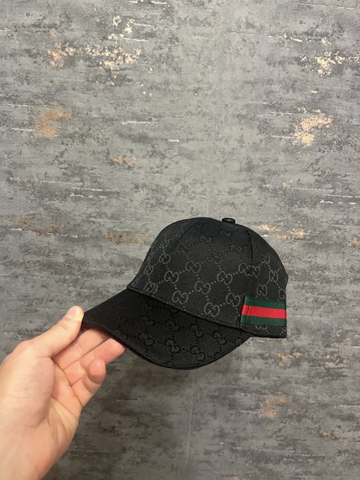 Czarna czapka z daszkiem Gucci