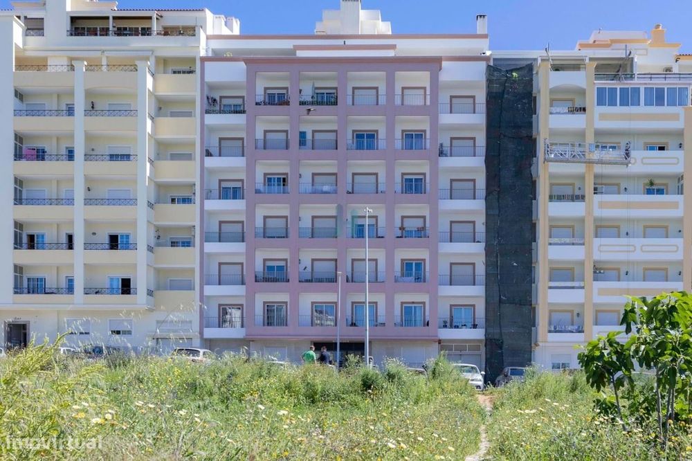 Apartamento T2 com Terraço e Sótão em Portimão — Portimão, Faro