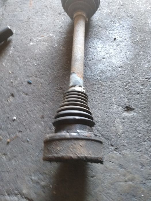 Półoś prawa łączona VW Touran caddy III golf V 1.9tdi 5b 6b