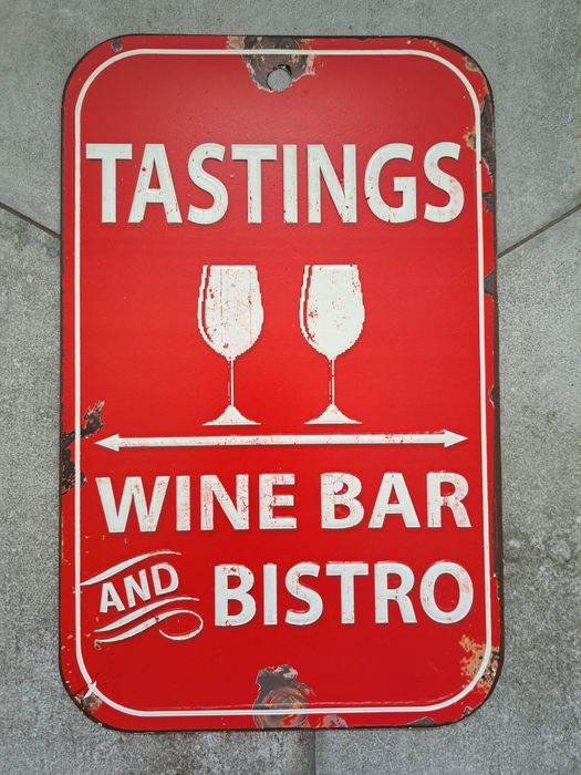 Tablica blacha ozdobna Wine bar and bistro rozm 22x35cm