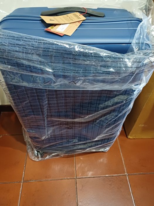 Mala de viagem Nova em Caixa