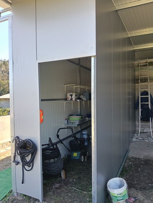 Fachadas Modernas em Painel Sanduíche - Estética e Isolamento