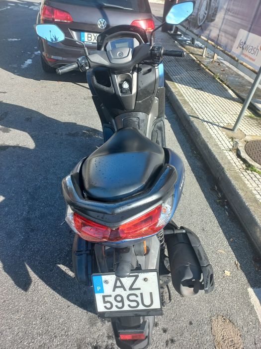 Yamanha nmax 125 nova de menina