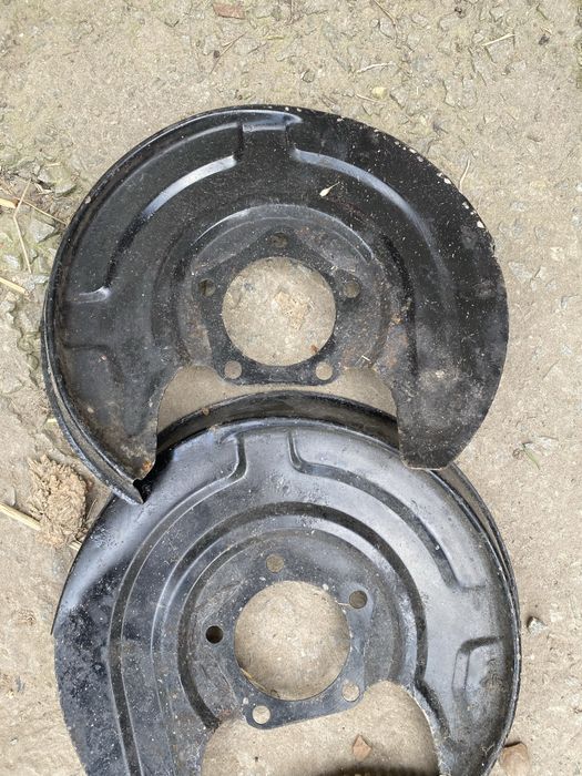 Продам захист тормозних дисків передніх пассат б5