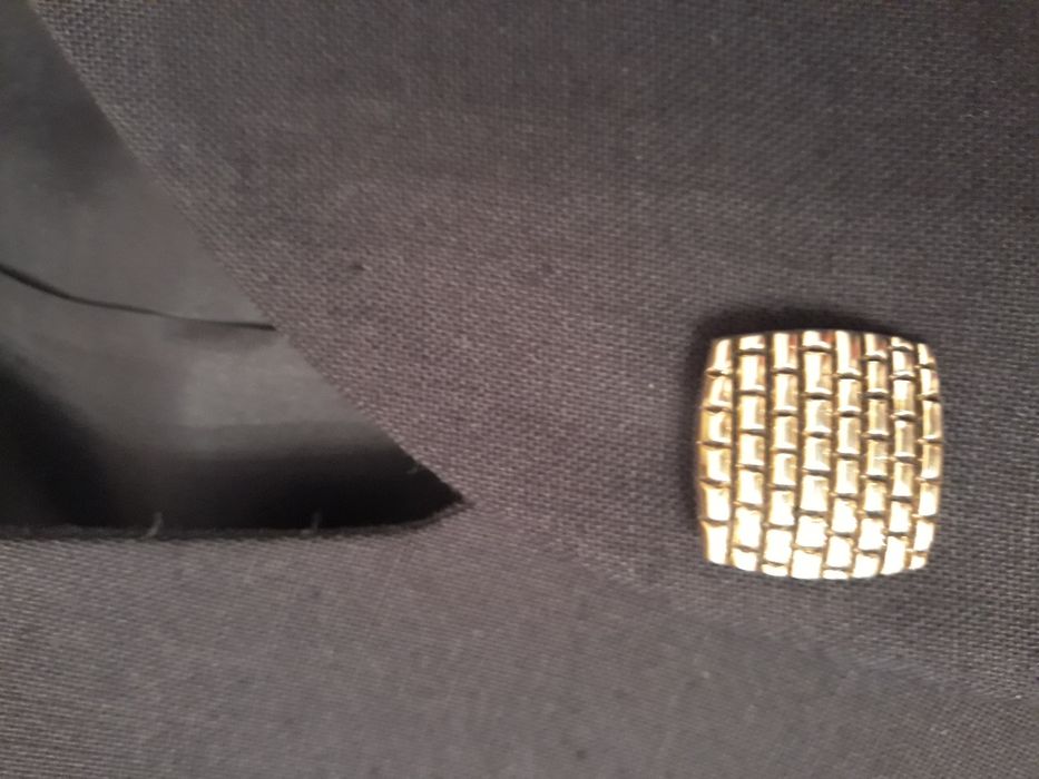 Conjunto saia e casaco preto tamanho 40 como novo