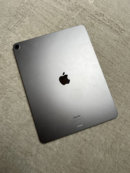 iPad Air 13 (M2) 128GB Space Gray - Stan Wizualny Idealny - Do Naprawy