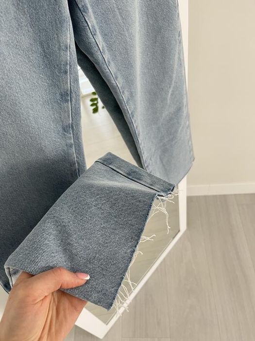 Джинси Zara straight fit прямі джинси з необробленим краєм
