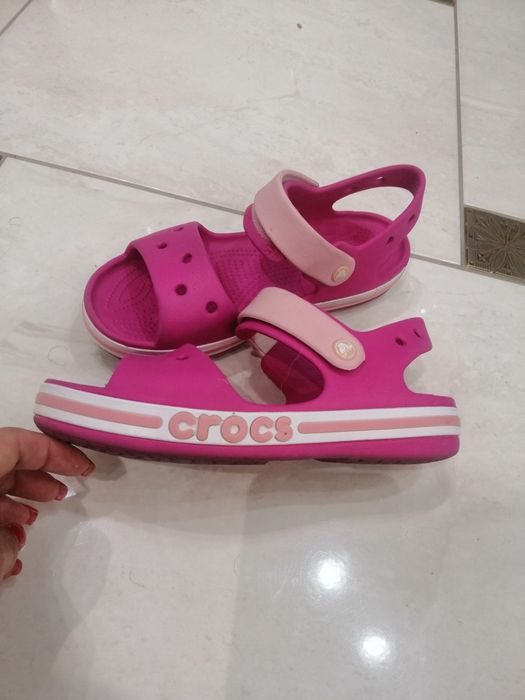 Сандалии на девочку CROCS