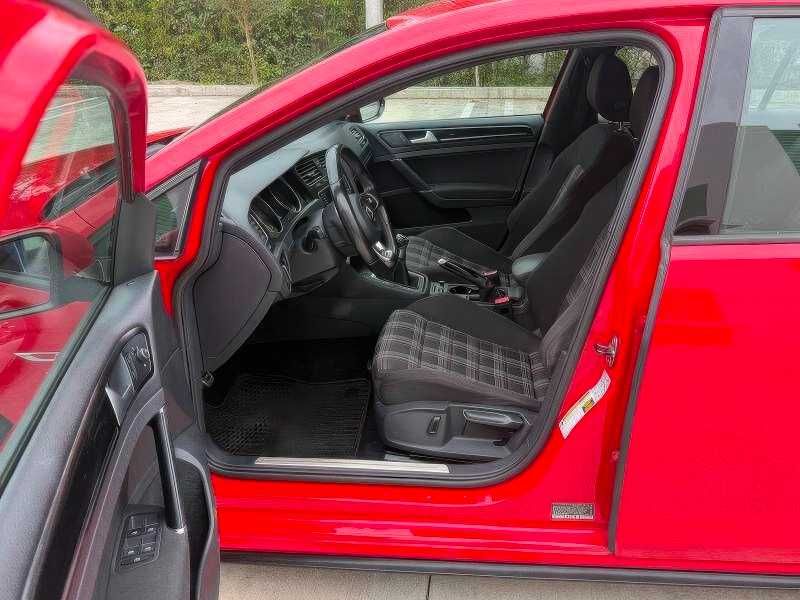 2016 Volkswagen Golf GTI Autobahn