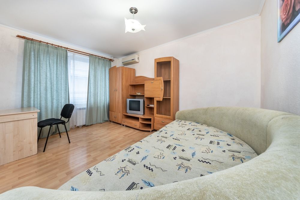 3к.Посуточно,Почасово.метро Левобережная рядом