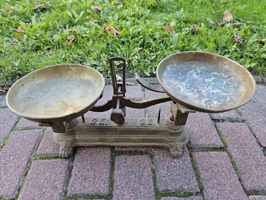 Stara waga szalkowa 5kg + 2 szalki