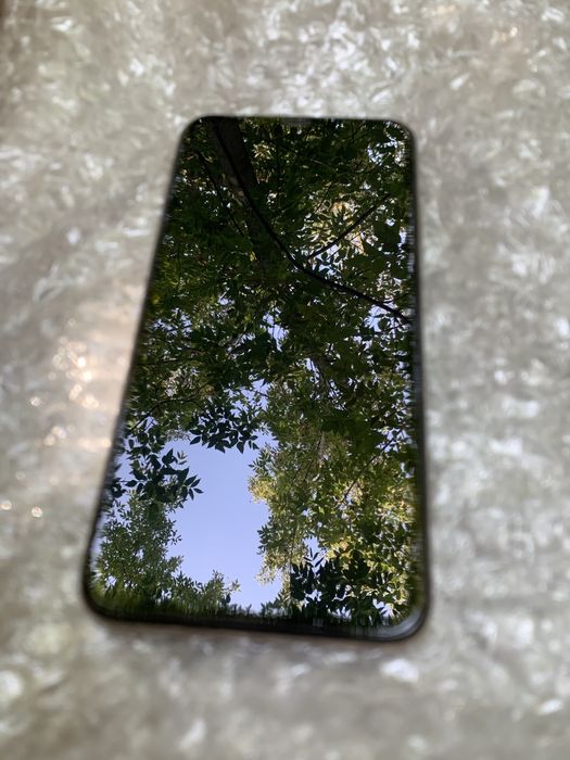 Айфон, iphone xs max не рабочий.