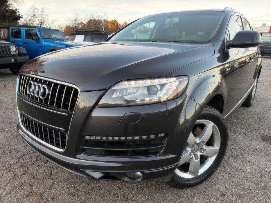 Audi Q7      2015