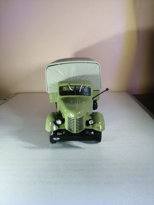 Zis Kultowe Ciężarówki PRL Ixo 1/43