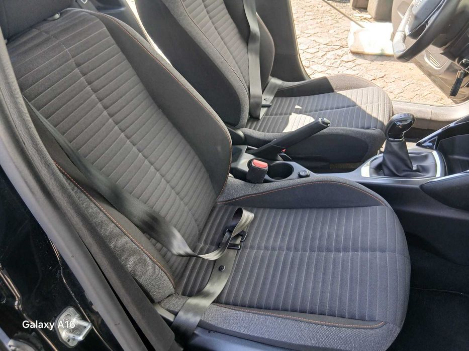 Peugeot 208 1.2 PureTech Gasolina