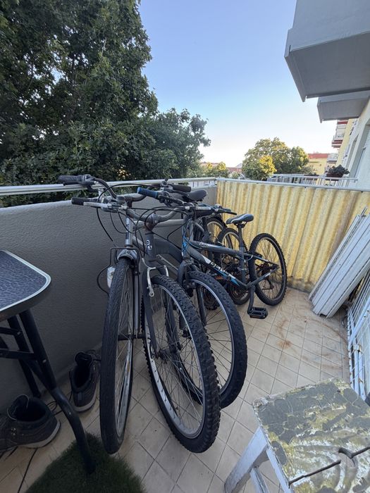 3 bicicletas velhas