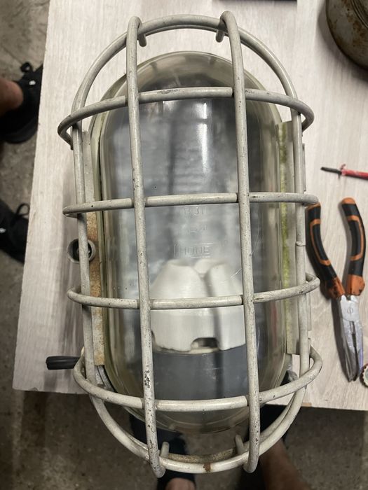 Lampa z schronu niemieckiego