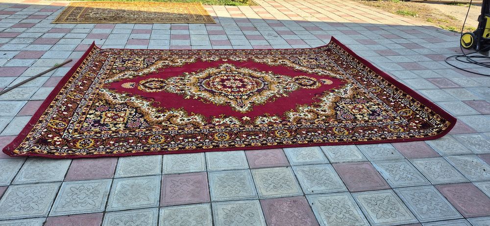 Продам ковер 3×2.5 .Советский.В отличром состоягии.