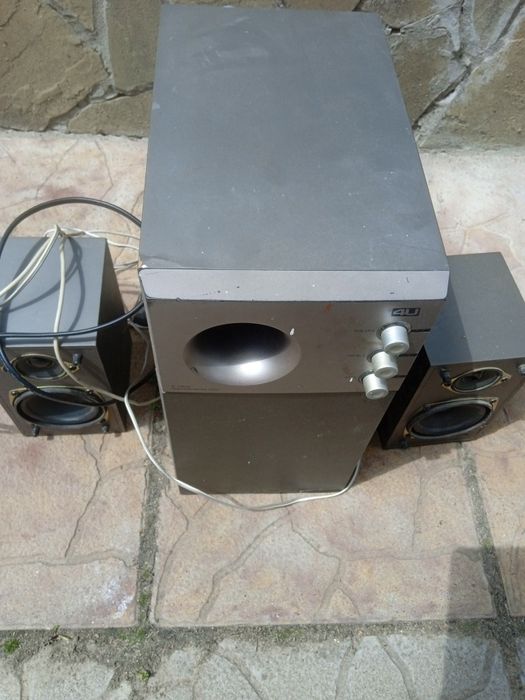 Продам усилитель с колонками