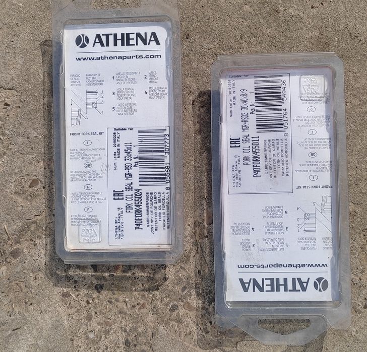 Продам сальники орегінал Athena