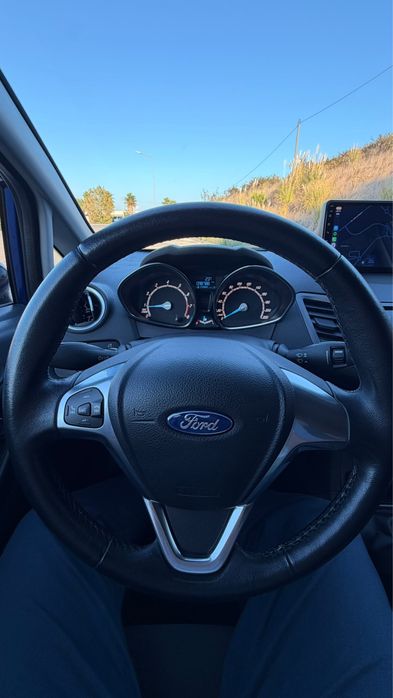 Vendo Ford Fiesta - 99.000km - CarPlay — photo 3