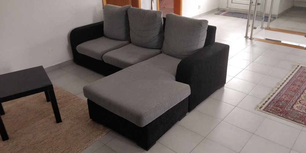 Sofá de sala preto e cinza