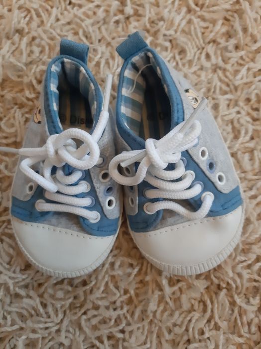 Niechodki buty buciki M&S zestaw 7 par 0-6 miesięcy wyprawka