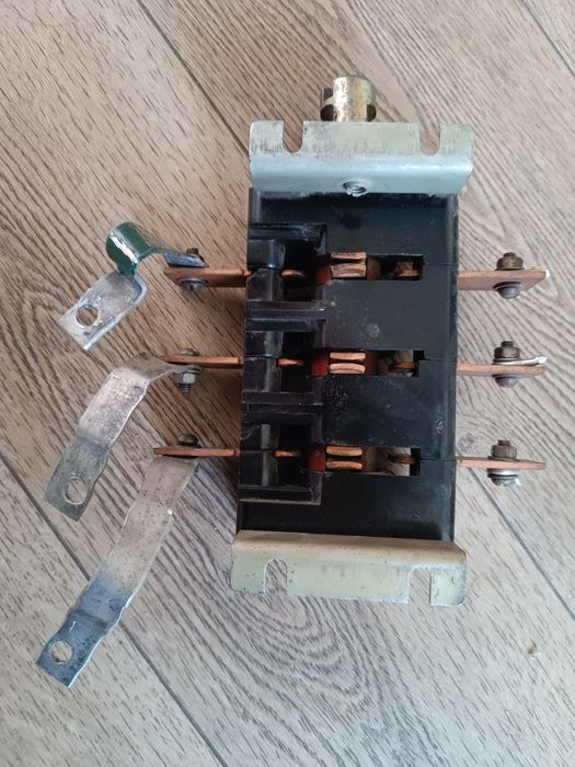 Рубильник, вимикач-роз'єднувач