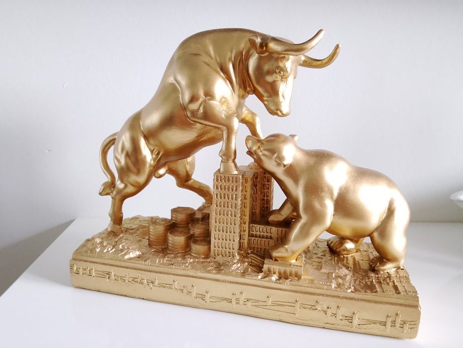 Statua rzeźby z wall street 25cm x 20cm