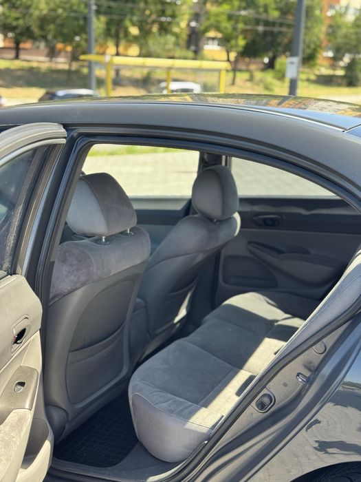 В продаже Honda Civic 2008 года 1.8