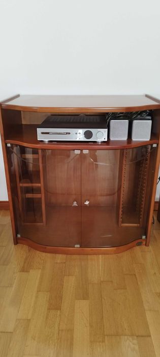 Móvel para aparelhagem e TV