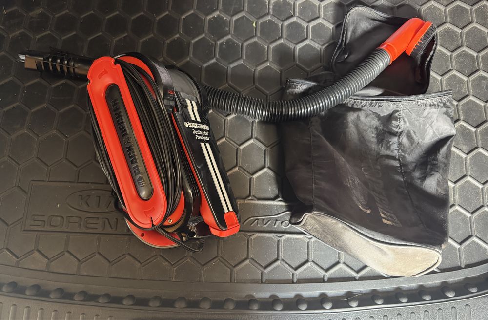 Автомобільний пилесос  Black+Decker PAV 1205