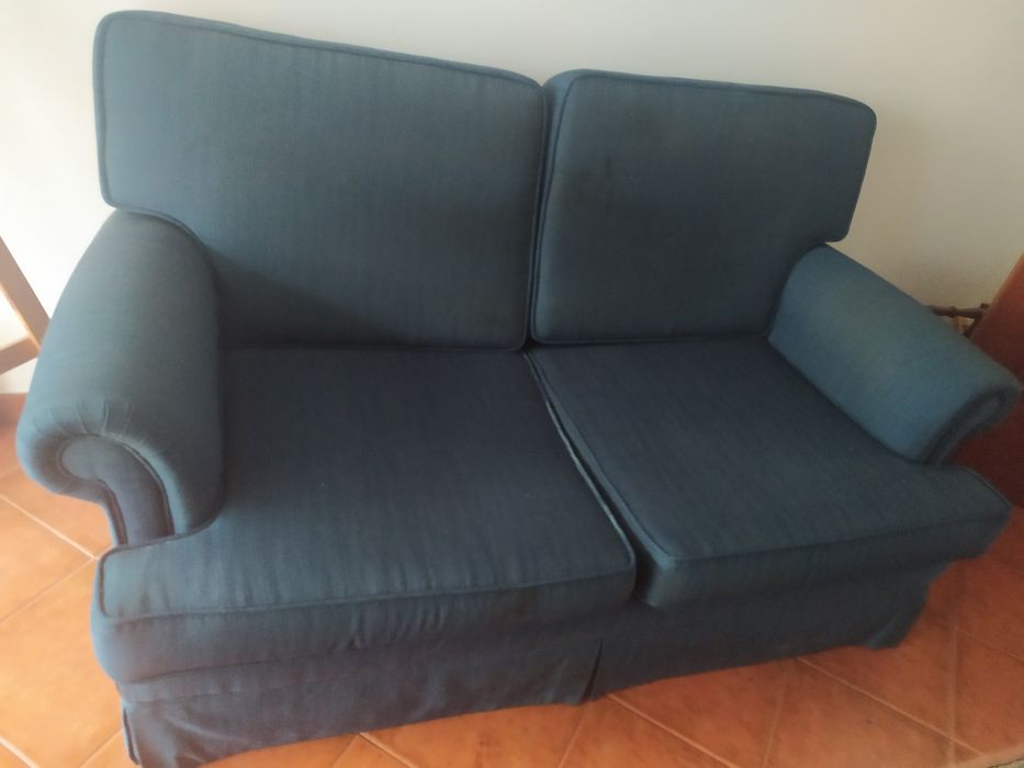 Sofá de 2 lugares azul