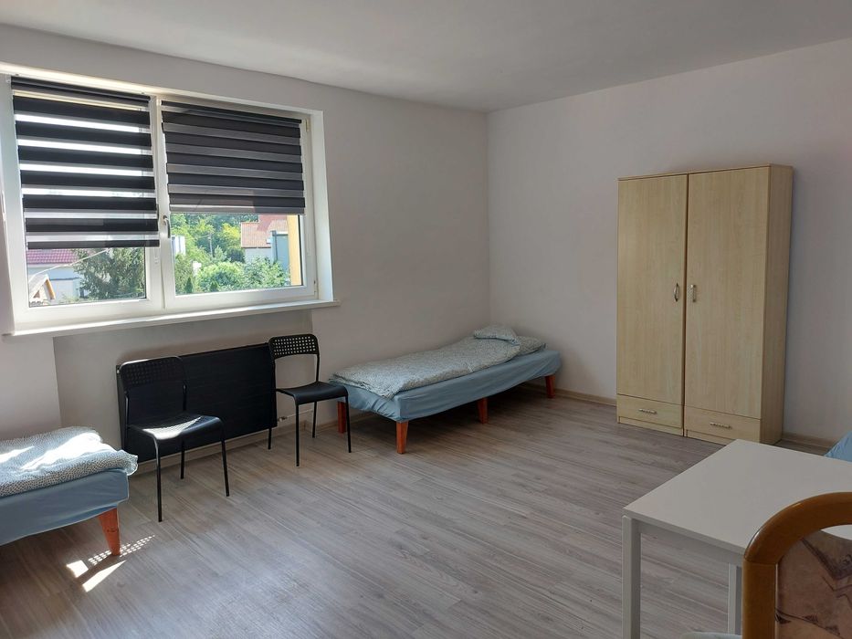 Dom - Hostel / Kwatery pracownicze / Pokoje . Miejsca noclegowe .