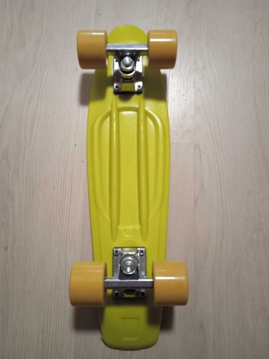 Deskorolka zielona alterson battery charger skateboard