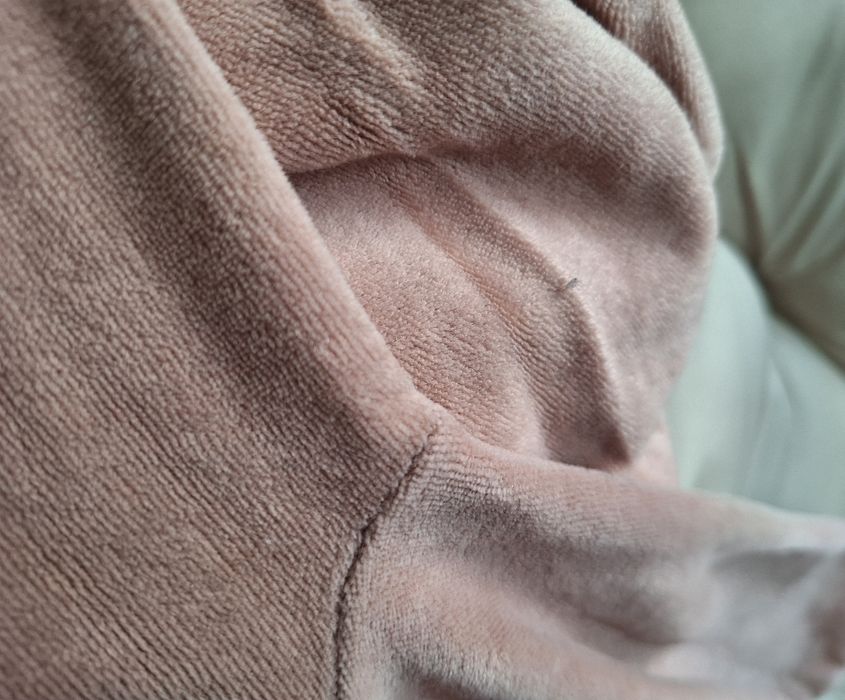 sweterek wkolorze morelowym