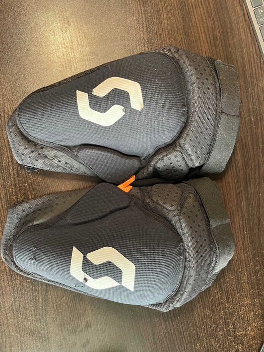 [L] Наколінники Scott Grenade Evo Zip