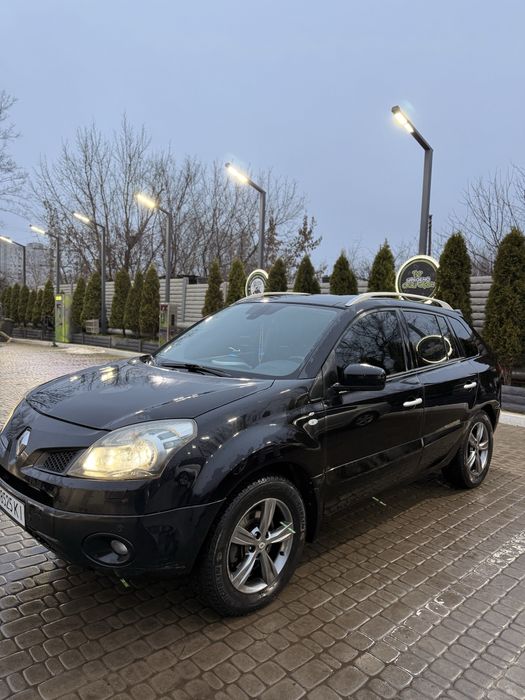 Продам власне авто, 2.5 газ/бенз, 4х4, вариатор, максимальна комплектація Bose на шкірі, адаптивна оптика, гарна зимова гума, панорамний дах, люк працює не тече, вночі дуже класно виглядає. Вікна усі рідні, двигун працює тихо, ходу набирає добре, дуже гарне, динамічне, комфортне авто має високий кліренс. Допомагати з продажем не потрібно, продаж не спішний. Авто знаходиться у м. Харкові, додаткові запитання пишіть тут, у вайбері або вацапі (можу бути не на звʼязку, тому якщо що телефонуйте у вацапі). Авто для тих хто хоче динаміку, швидкість та комфорт не за всі гроші світу. 06******18