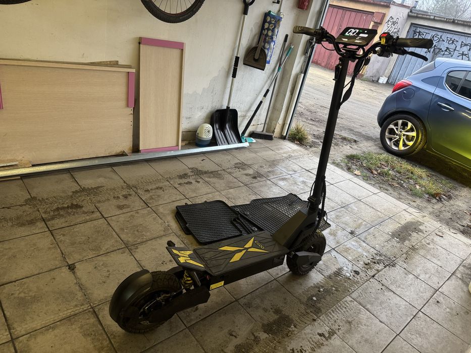 Sprzedam hulajnge elektryczna OOTD T10 jak nowa przebieg Tylko 125 km