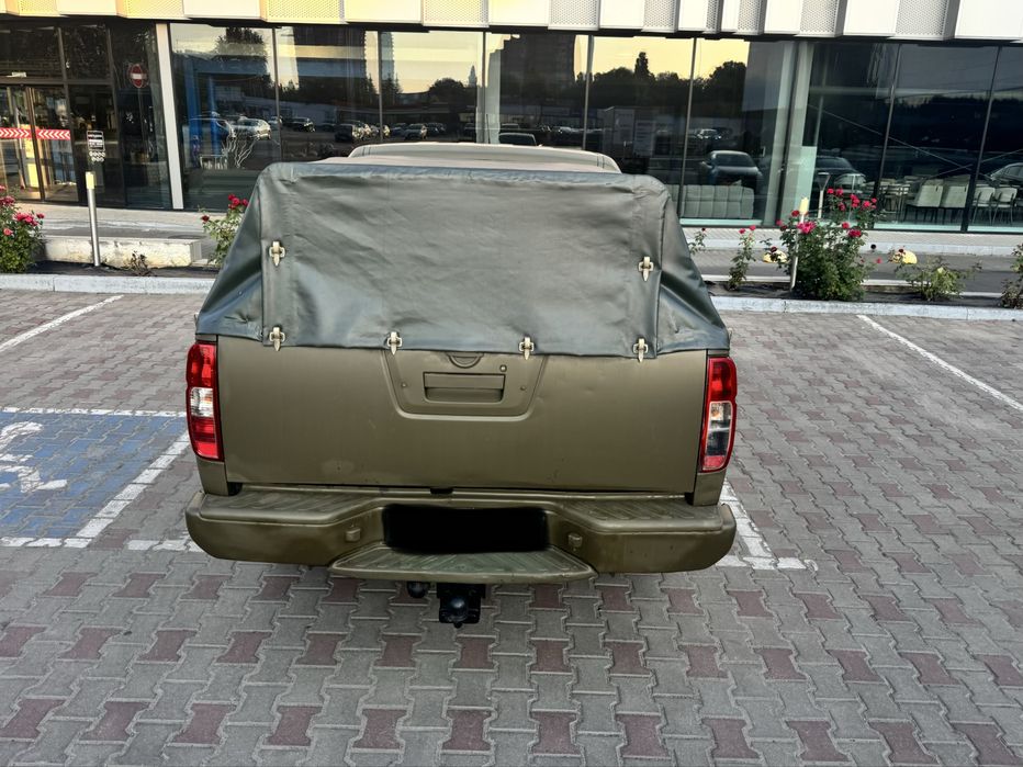 Nissan navara 2.5 MT