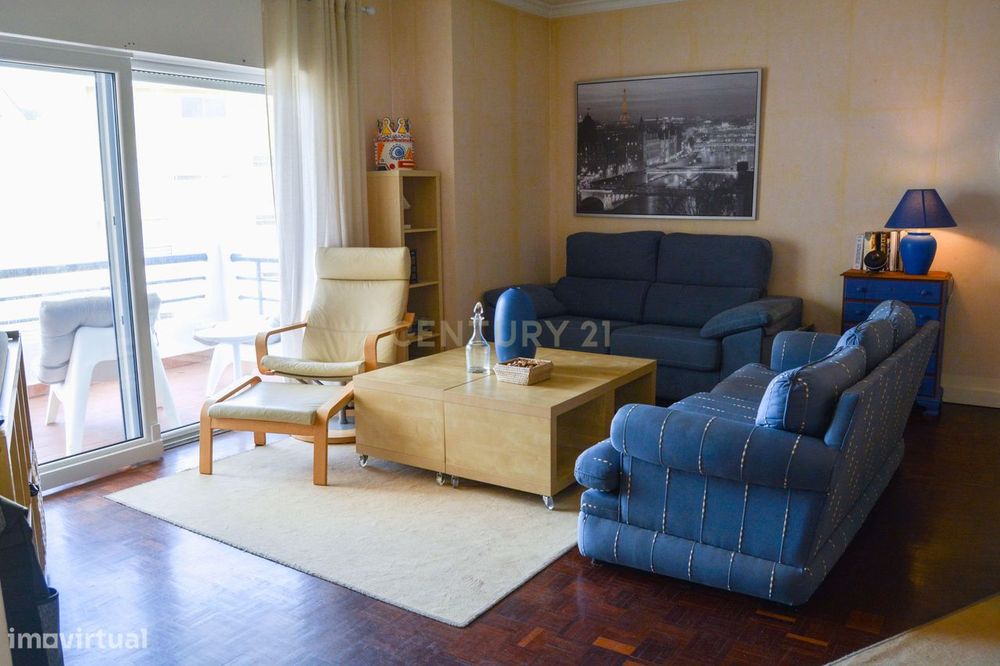 T2 Mobilado com Vista Mar | Guia de Cascais