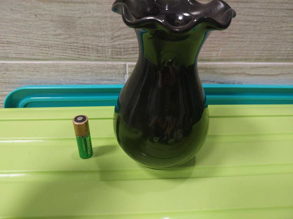 Неймовірно гарна ваза з павичами.