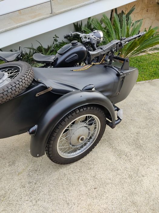 Mota com sidecar de 1969 como nova