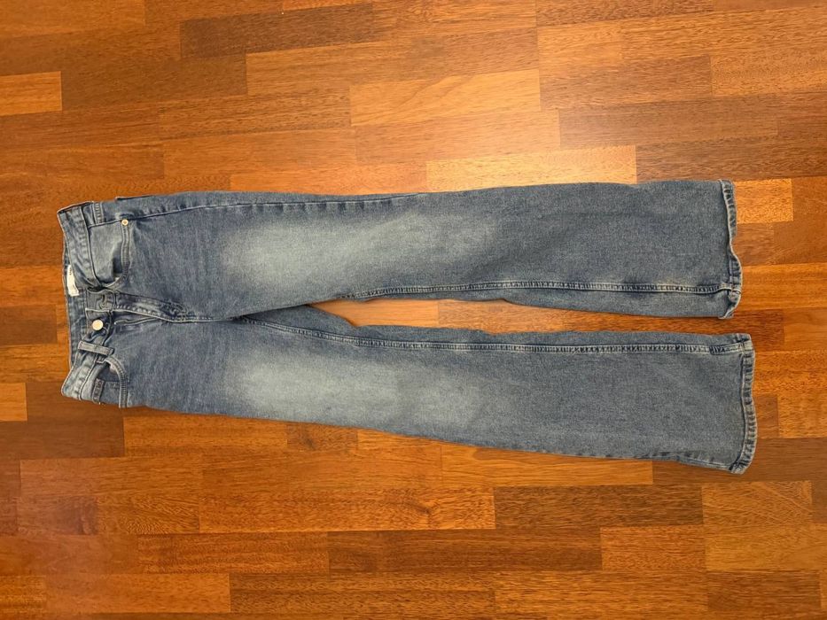 Сірі джинси кльош