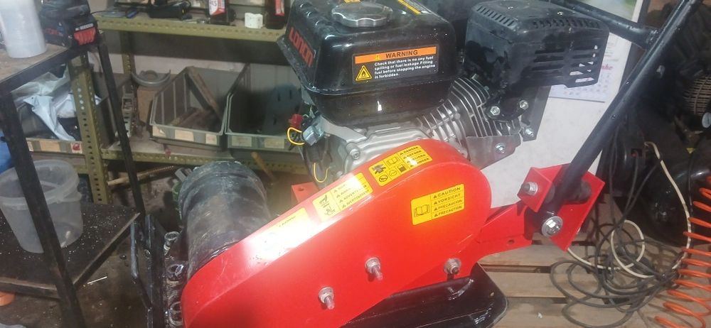 Placa compactar vibratória