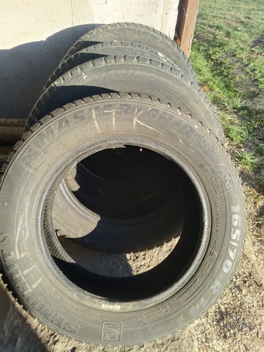 Opony zimowe 165/70 R14T