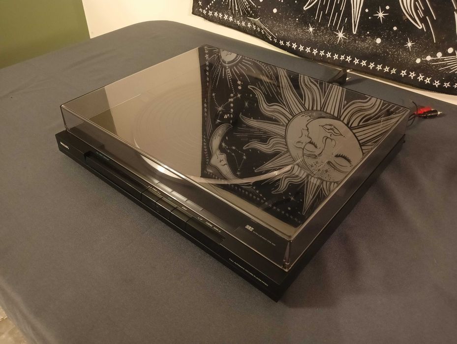 Gramofon PHILIPS FP563