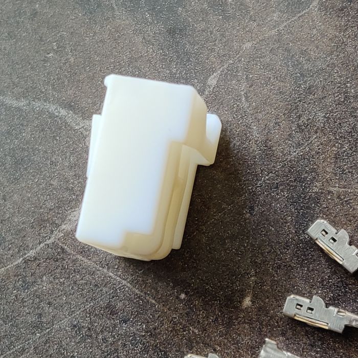 PZ445-00333-04 разъем магнитолы toyota